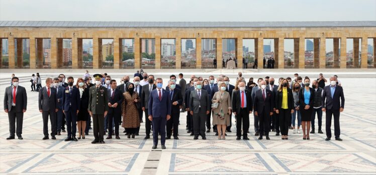 Türkiye Değişim Partisi Genel Başkanı Sarıgül, Anıtkabir'i ziyaret etti