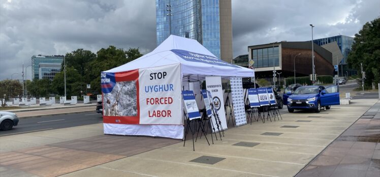 Uygur Türkleri Cenevre'de BM önünde fotoğraf sergisi açtı