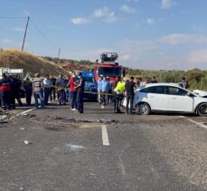 Adıyaman'da iki otomobil çarpıştı, 1 kişi ölü, 2 kişi yarandı