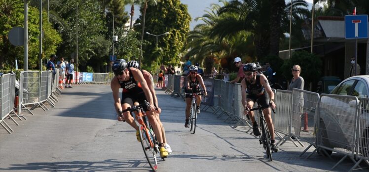 Alanya Triatlon Yarışları'nın ikinci gününde Paratriatlon Dünya Kupası mücadeleleri gerçekleştirildi