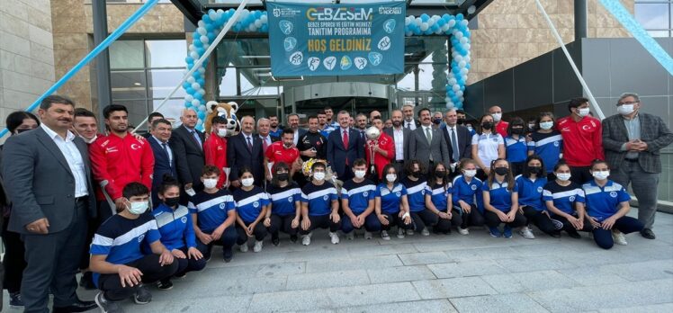 Ampute Futbol Milli Takımı, Kocaeli'de spor kompleksi tanıtımına katıldı