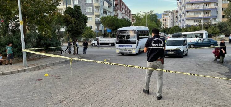 Aydın'da eşinin yanında gördüğü kişiye otomobille çarpan koca gözaltına alındı