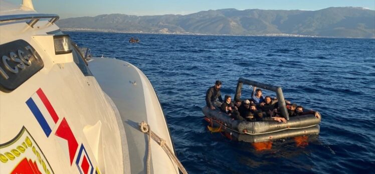 Aydın'da Türk kara sularına itilen 3 can salındaki 67 düzensiz göçmen kurtarıldı
