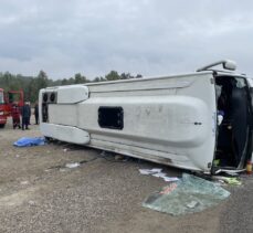 Bartın'da midibüs devrildi, Belediye Başkan Yardımcısı Kömeç ve 1 kişi öldü