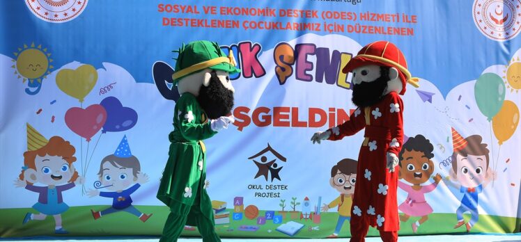 Bingöl'de düzenlenen şenlikte çocuklar doyasıya eğlendi