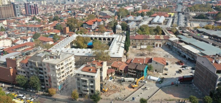 Bursa'daki Tarihi Çarşı ve Hanlar Bölgesi'nde düzenleme çalışmaları devam ediyor