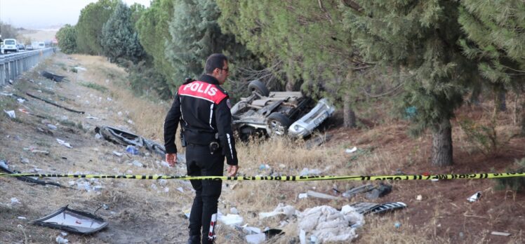 Denizli’de takla atan otomobilin sürücüsü hayatını kaybetti