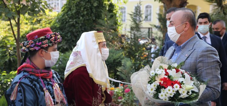 Dışişleri Bakanı Çavuşoğlu, Aydın'da iş dünyası temsilcileriyle buluştu: (2)