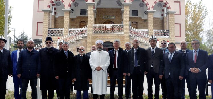 Diyanet İşleri Başkanı Erbaş, Kırgızistan'da Oş Devlet Üniversitesi Rektörü ile görüştü