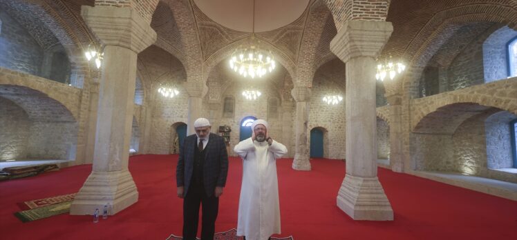 Diyanet İşleri Başkanı Erbaş, Şuşa'da ezan okudu