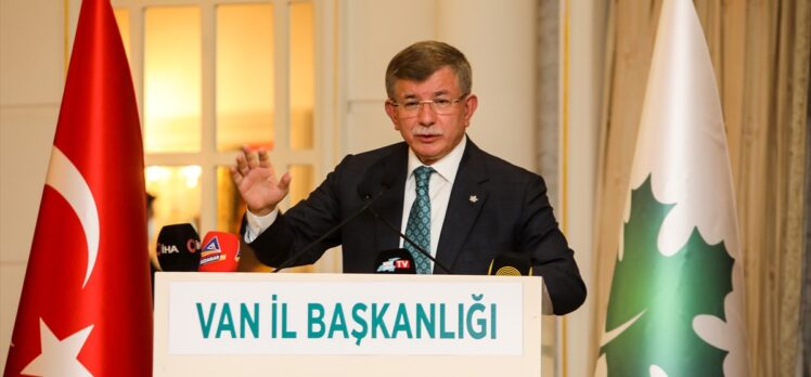 Gelecek Partisi Genel Başkanı Davutoğlu, Van'da