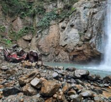 Giresun'da dereye düşen aracın sürücüsü hayatını kaybetti