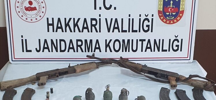 Hakkari'de mağaraya gizlenmiş silah ve el bombaları ele geçirildi