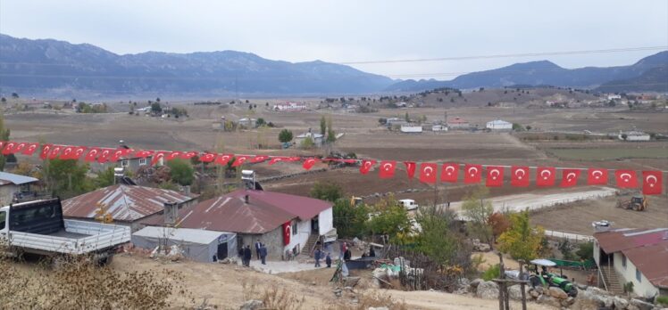 Hakkari'deki kazada şehit olan sözleşmeli er Sel'in ailesine şehadet haberi verildi