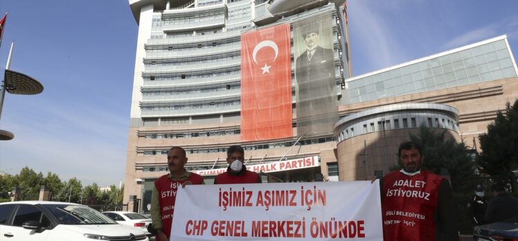 Haksız yere işten çıkarıldığını öne süren 3 işçi, CHP önünde dönüşümlü açlık grevi başlattı