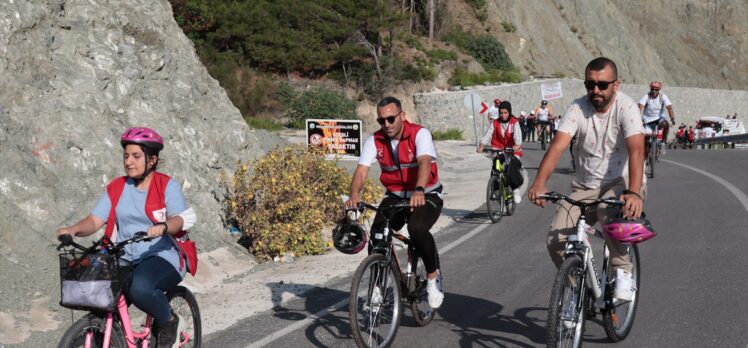 Hatay'da Türk ve Suriyeliler “kardeşlik için pedalla” sloganıyla bisiklet sürdü