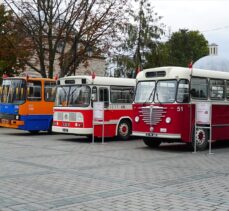 İETT'nin tarihi otobüsleri Taksim ve Sultanahmet'te sergileniyor