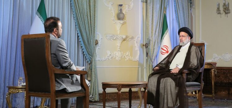 İran Cumhurbaşkanı Reisi, ABD'nin ciddiyet göstergesi olarak yaptırımları kaldırmasını istedi