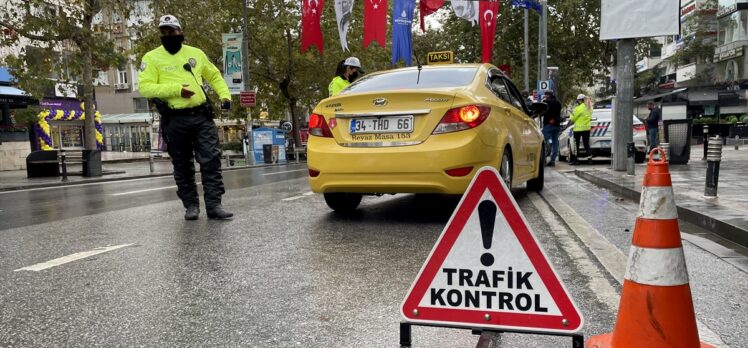 İstanbul'da taksi denetimleri sürüyor