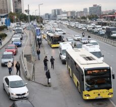 İstanbul'da trafik yoğunluğu yaşanıyor