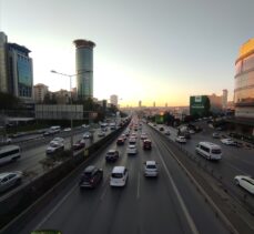 İstanbul'da trafik yoğunluğu yaşanıyor