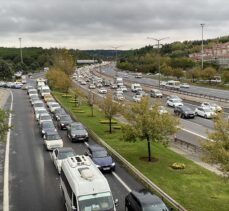 İstanbul'da trafik yoğunluğu yaşanıyor