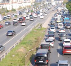 İstanbul'da trafik yoğunluğu yaşanıyor