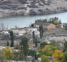 Kars'taki barajın seviyesi düşünce su altındaki tarihi yapılar gün yüzüne çıktı