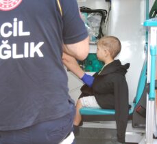 Kartal'da bir evde çıkan yangında 3'ü çocuk 6 kişi dumandan etkilendi