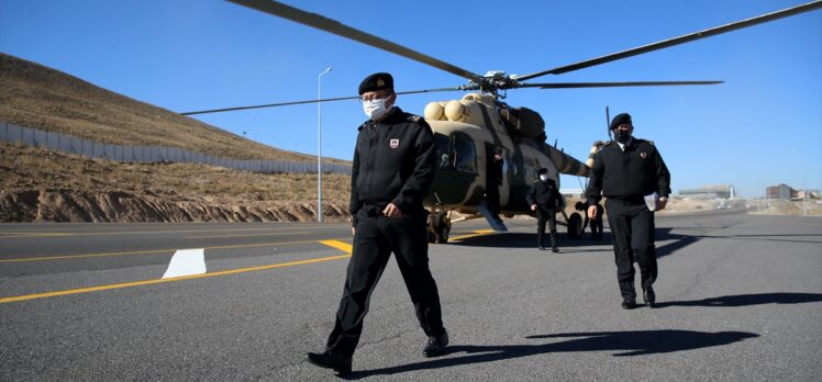 Kayseri'de jandarmadan 4 bin 94 kilometrelik yol ağında helikopter destekli trafik denetimi