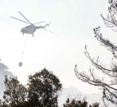 GÜNCELLEME – Kemer'de çıkan orman yangınına müdahale ediliyor