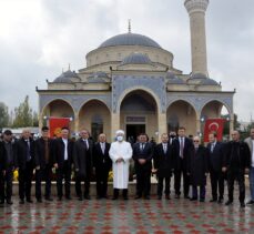 Kırgızistan'da İmam Serahsi Camisi ve Külliyesi dualarla ibadete açıldı