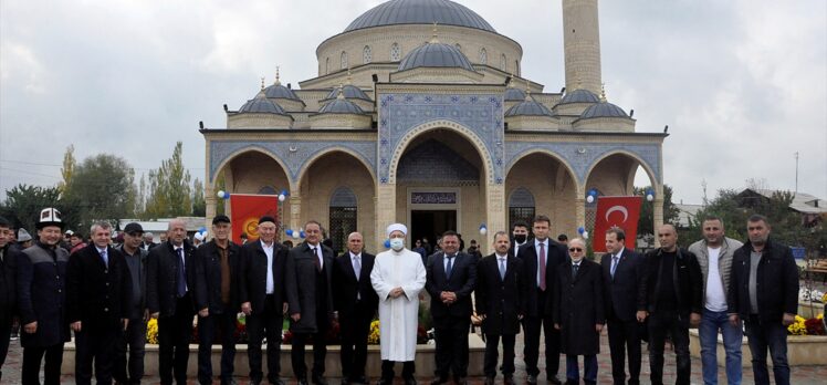 Kırgızistan'da İmam Serahsi Camisi ve Külliyesi dualarla ibadete açıldı