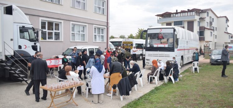 Kocaeli'de öğrenciler kan bağışına dikkati çekmek için kampanya düzenledi