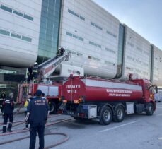 Konya Spor ve Kongre Merkezi'nin çatısında çıkan yangın söndürüldü