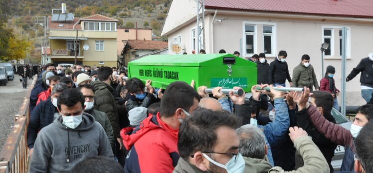 Konya'da, Tuzlukçu Belediye Başkanının yaralandığı kazada ölen gencin cenazesi defnedildi