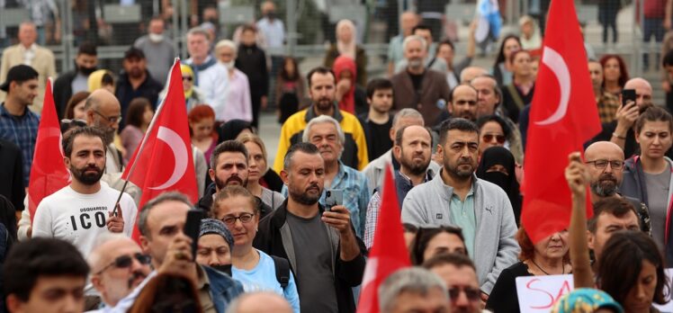 Kovid-19 aşısı karşıtları, İzmir'de miting düzenledi