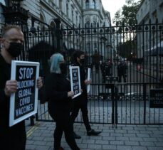 Londra'da aşı patentlerine karşı gösteri yapıldı