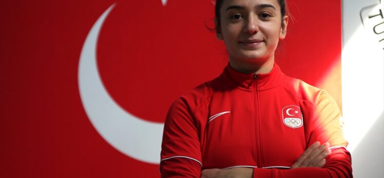 Milli halterci, Tokyo 2020 dönüşü ayağının tozuyla 3 altın madalyaya uzandı