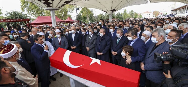 Milli SİHA'ların öncü ismi Özdemir Bayraktar son yolculuğuna uğurlandı