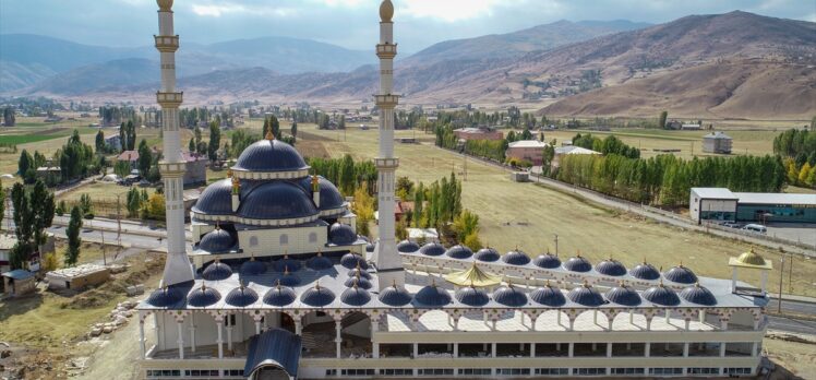 Muş'ta Osmanlı ve Selçuklu mimarisiyle 3 bin 700 kişilik cami inşa edildi