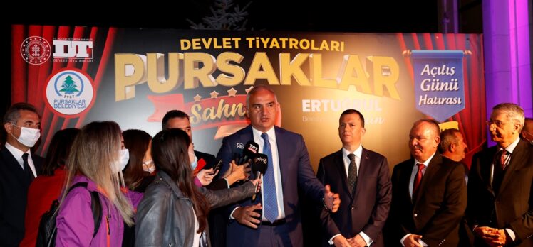 Pursaklar Devlet Tiyatroları Sahnesi perdelerini açtı