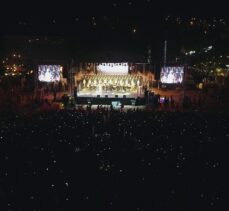 Rus Kızılordu Korosu ve Haluk Levent Fethiye'de konser verdi