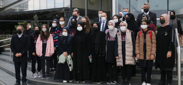 Samsun'da Vali Dağlı ve İmam Hatip Lisesi öğrencileri “Akif” filmini izledi