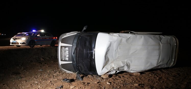 Şanlıurfa'da öğrenci servisinin devrilmesi sonucu 1 kişi öldü, 5 kişi yaralandı