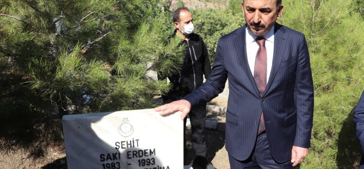 Siirt'te teröristlerin katlettiği 13'ü çocuk 22 vatandaş törenle anıldı