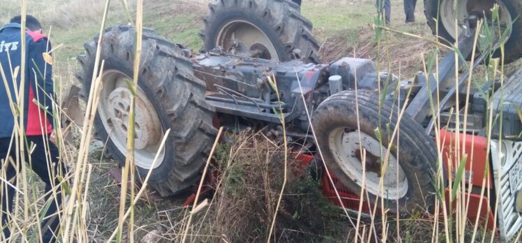 Tokat'ta devrilen traktörün sürücüsü öldü