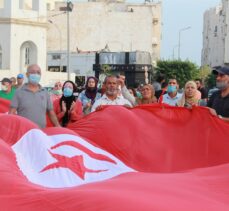 Tunus’ta Cumhurbaşkanı Kays Said’in olağanüstü kararları protesto edildi