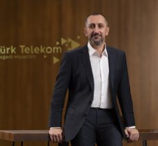 Türk Telekom’dan eğitime 10 bin tablet desteği