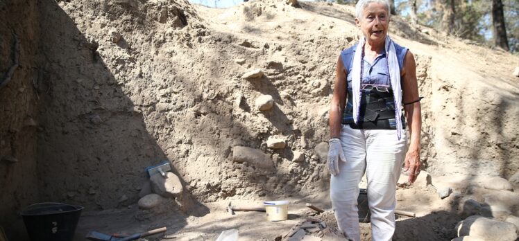 Yumuktepe Höyüğü'nde 4 bin 500 yıllık küpün yer aldığı yapı bulundu